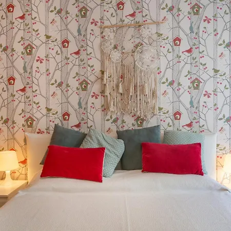 Apartment Guesthost - Lovely In