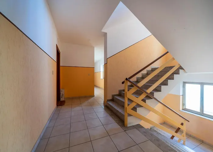 Guesthost - Lovely In Apartment *