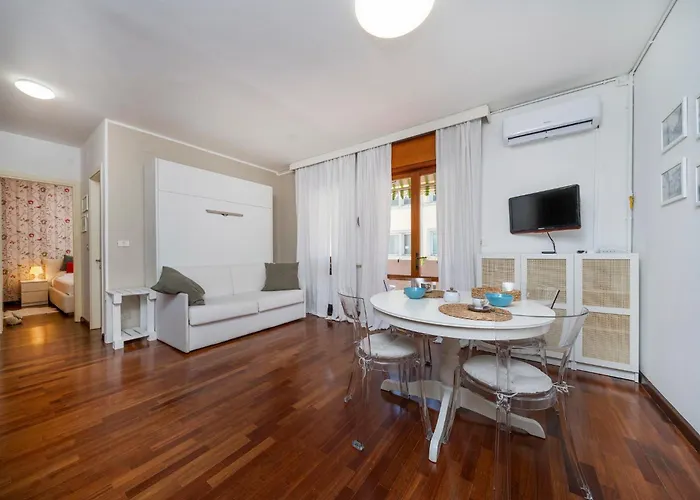 Apartment Guesthost - Lovely In