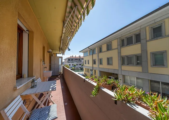 Guesthost - Lovely In Апартаменты